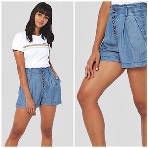AEO | CHAMBRAY BUTTON FLY SUPER HI RISE PLEATED MOM SHORT
